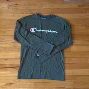 Champion long sleeved shirt